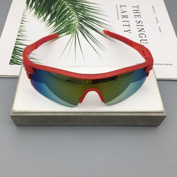 Fashion Sunglasses for Women and Men - Picture 4 of 4
